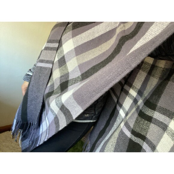 Banana Republic Cashmere Blend Blanket Wrap Purple Plaid One Size Soft Cozy - Picture 11 of 12